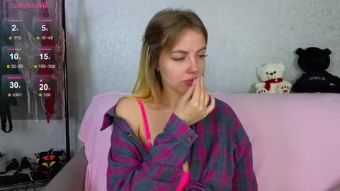 Emily Robbie online show from February 16, 2025, 11:16 pm