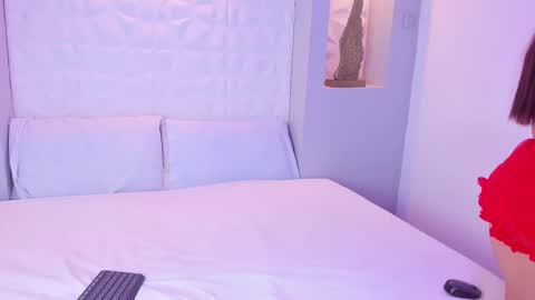 Snapshot of emilyrouss_ chatting on November 12, 2025, 7:03 pm EMILY online show from November 12, 2025, 7:03 pm