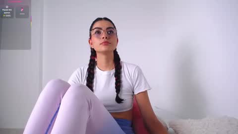 Snapshot of emilytolson_ chatting on October 10, 2025, 6:29 pm Emily online show from October 10, 2025, 6:29 pm