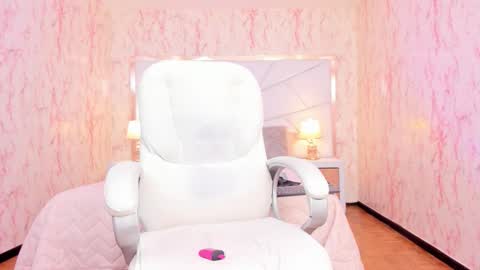 Emily  2200 - 600GMT-5 online show from October 3, 2025, 8:28 pm