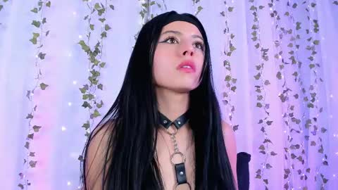Snapshot of emilywithe_ chatting on May 30, 2026, 12:52 am online show from May 30, 2026, 12:52 am