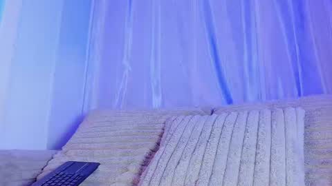 Snapshot of emilywithe_ chatting on June 14, 2026, 2:24 am online show from June 14, 2026, 2:24 am