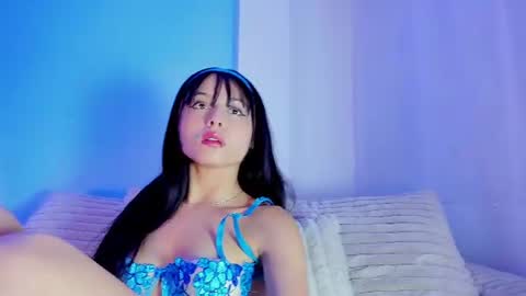Snapshot of emilywithe_ chatting on July 25, 2026, 11:46 pm online show from July 25, 2026, 11:46 pm