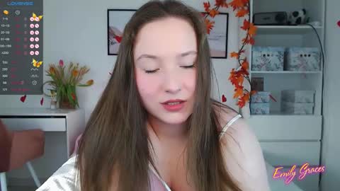 Snapshot of emilyxgrasez chatting on March 11, 2025, 6:32 am Emily online show from March 11, 2025, 6:32 am