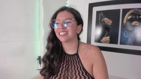 emilyy_cooperr online show from September 22, 2025, 1:02 pm