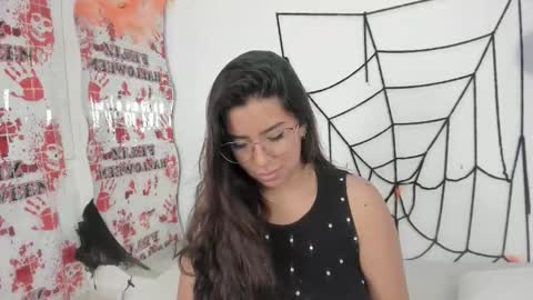 emilyy_cooperr online show from October 18, 2025, 12:06 pm