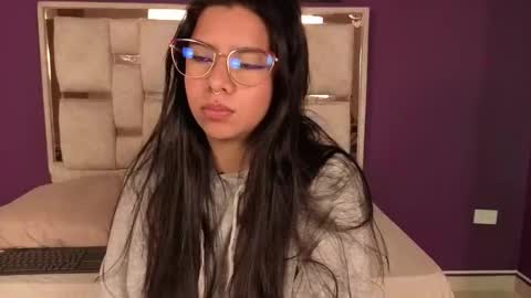 emilyy_cooperr online show from January 12, 2026, 12:21 pm