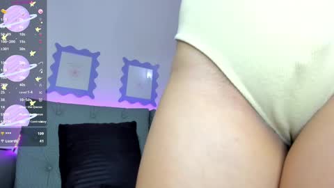 emilyy_kim online show from March 9, 2025, 4:05 am