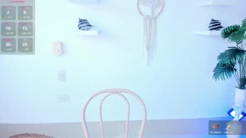 emilyy_kim online show from December 22, 2025, 7:22 pm