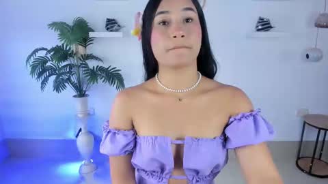 emilyy_kim online show from January 14, 2026, 6:46 pm