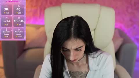 Snapshot of emilyymoon chatting on June 17, 2026, 7:00 am emilyymoon online show from June 17, 2026, 7:00 am
