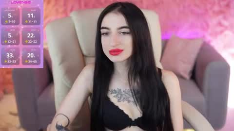 Snapshot of emilyymoon chatting on June 21, 2026, 6:38 am emilyymoon online show from June 21, 2026, 6:38 am