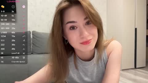 Nadya online show from October 5, 2025, 10:51 pm