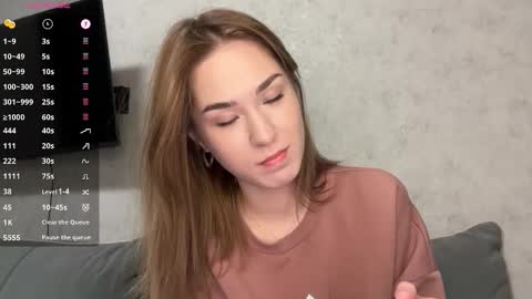 Nadya online show from November 17, 2025, 4:24 pm