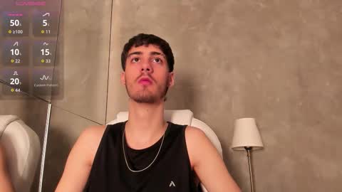 emir_ozan online show from February 22, 2026, 5:22 pm