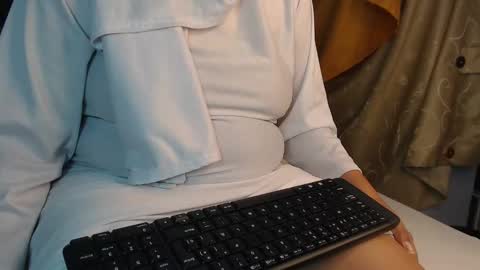 emira199 online show from March 1, 2025, 10:55 am