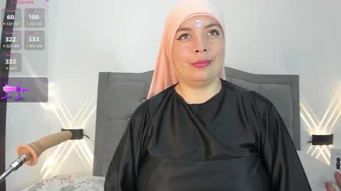 emira199 online show from October 10, 2025, 1:10 pm