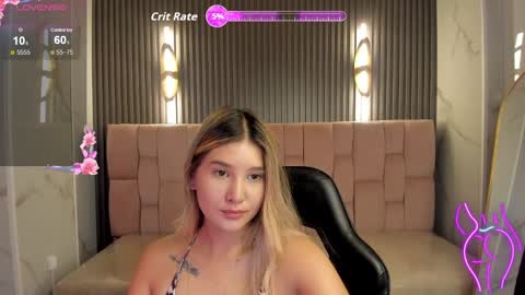Snapshot of emma1_b_ chatting on September 27, 2025, 1:21 am Emma online show from September 27, 2025, 1:21 am