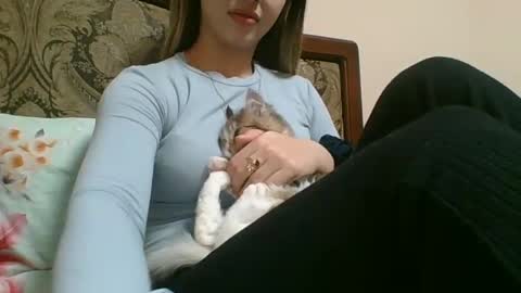 emma_991 online show from February 11, 2025, 4:46 pm