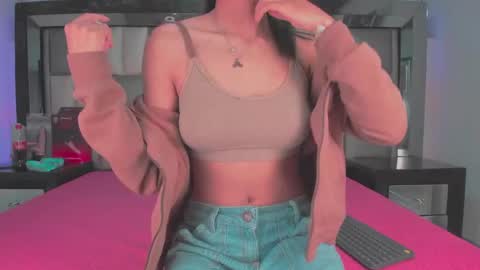 emma__js_ online show from September 18, 2025, 11:34 am