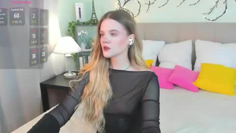 Snapshot of emma__peach chatting on May 9, 2026, 9:03 am emma__peach online show from May 9, 2026, 9:03 am