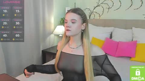Snapshot of emma__peach chatting on June 9, 2026, 7:42 am emma__peach online show from June 9, 2026, 7:42 am