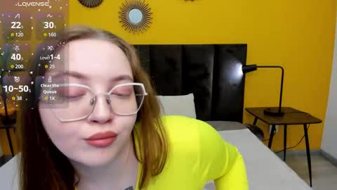 emma_adorablle online show from September 9, 2025, 2:11 am