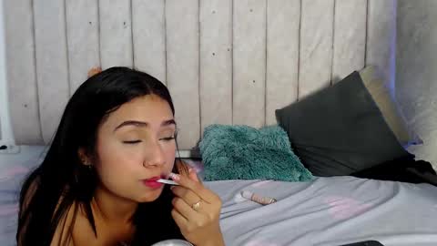 Snapshot of emma_and_aysha chatting on March 10, 2025, 5:39 pm emma_and_aysha online show from March 10, 2025, 5:39 pm