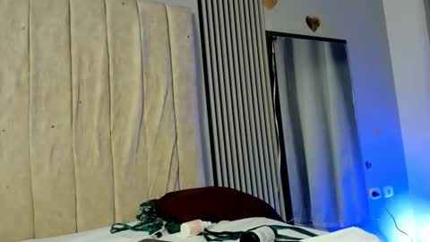 emma_and_aysha online show from August 9, 2026, 3:23 am