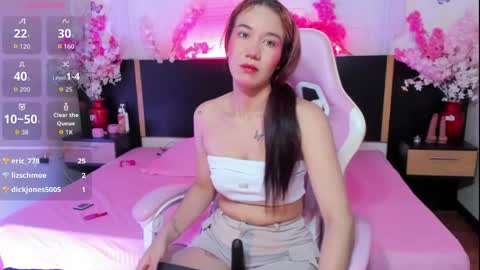 emma_ayala online show from May 21, 2026, 7:10 pm