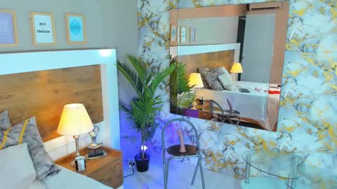 Emma  online show from February 3, 2025, 1:08 pm