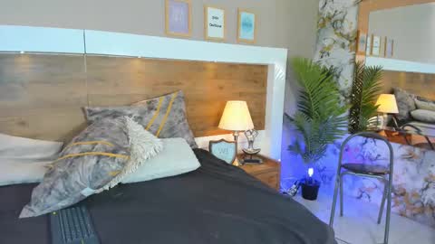 Emma  online show from February 13, 2025, 3:03 pm