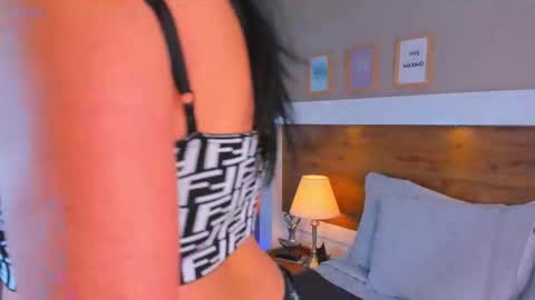 Emma  online show from January 6, 2026, 11:25 am