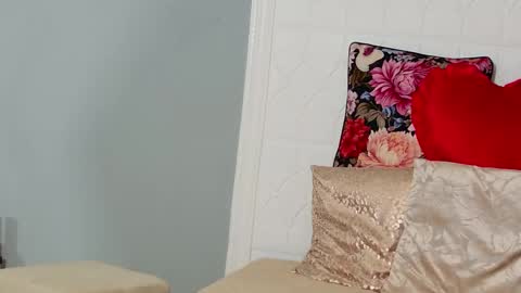 emma_bliss_ online show from February 15, 2026, 8:27 pm