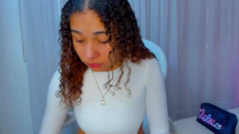 Snapshot of emma_carteer__ chatting on October 25, 2025, 3:07 pm Emma Carteer   online show from October 25, 2025, 3:07 pm