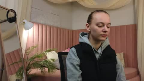 emma_chaser online show from April 21, 2026, 1:29 am