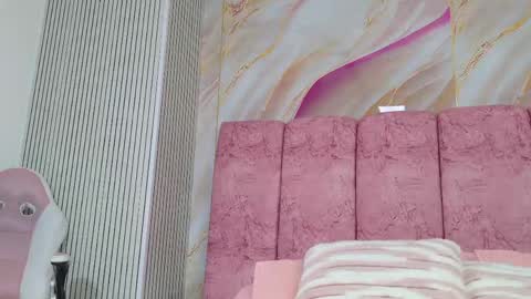 Snapshot of emma_curvy1 chatting on May 5, 2026, 3:03 am Emma online show from May 5, 2026, 3:03 am