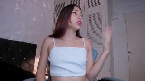 emma_dl2 online show from March 1, 2025, 5:16 pm