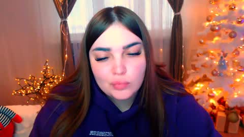 Snapshot of emma_dorn chatting on December 18, 2024, 12:29 pm Eva online show from December 18, 2024, 12:29 pm