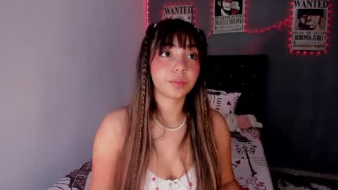 Snapshot of emma_grayys chatting on July 9, 2026, 9:35 am emma_grayys online show from July 9, 2026, 9:35 am