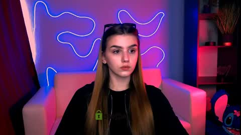 Snapshot of emma_hazell chatting on April 27, 2026, 9:07 am Emma online show from April 27, 2026, 9:07 am