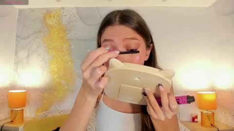 emma_jhoons online show from November 5, 2025, 11:10 am