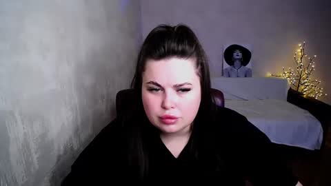 Snapshot of emma_jordan chatting on August 5, 2026, 7:44 am Emma online show from August 5, 2026, 7:44 am
