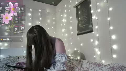 emma_just online show from April 18, 2026, 7:07 pm