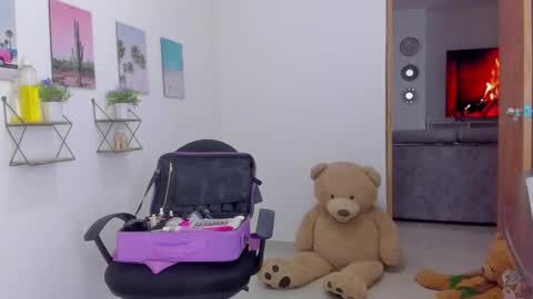 whises lits        online show from November 22, 2025, 2:27 pm