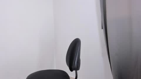 Snapshot of emma_lean chatting on August 1, 2026, 11:03 pm whises lits online show from August 1, 2026, 11:03 pm