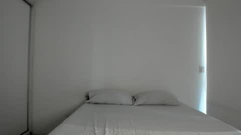 Emma 3 online show from February 26, 2026, 9:36 pm