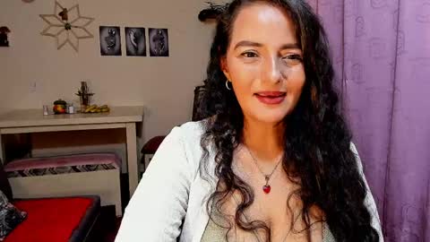 Snapshot of emma_luxy chatting on April 9, 2026, 6:19 am emma luxy online show from April 9, 2026, 6:19 am