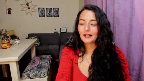 Snapshot of emma_luxy chatting on April 30, 2026, 2:07 am emma luxy online show from April 30, 2026, 2:07 am
