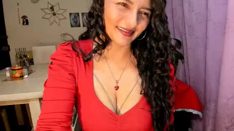 Snapshot of emma_luxy chatting on May 17, 2026, 4:21 am emma luxy online show from May 17, 2026, 4:21 am